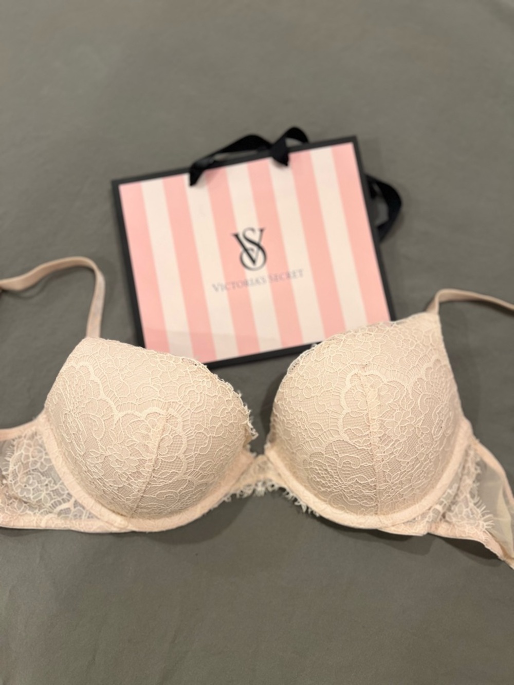 Victoria's Secret Dream Angels Lace Push-Up Bra